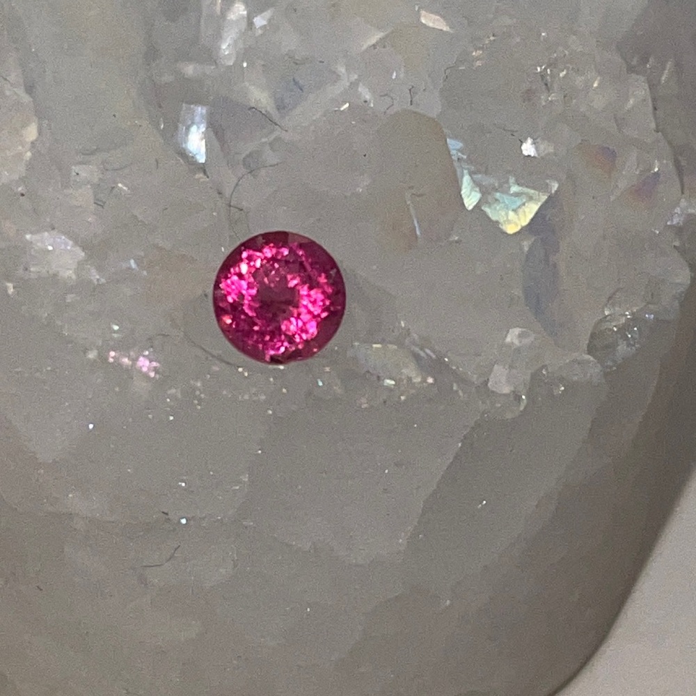5mm round pink sapphire